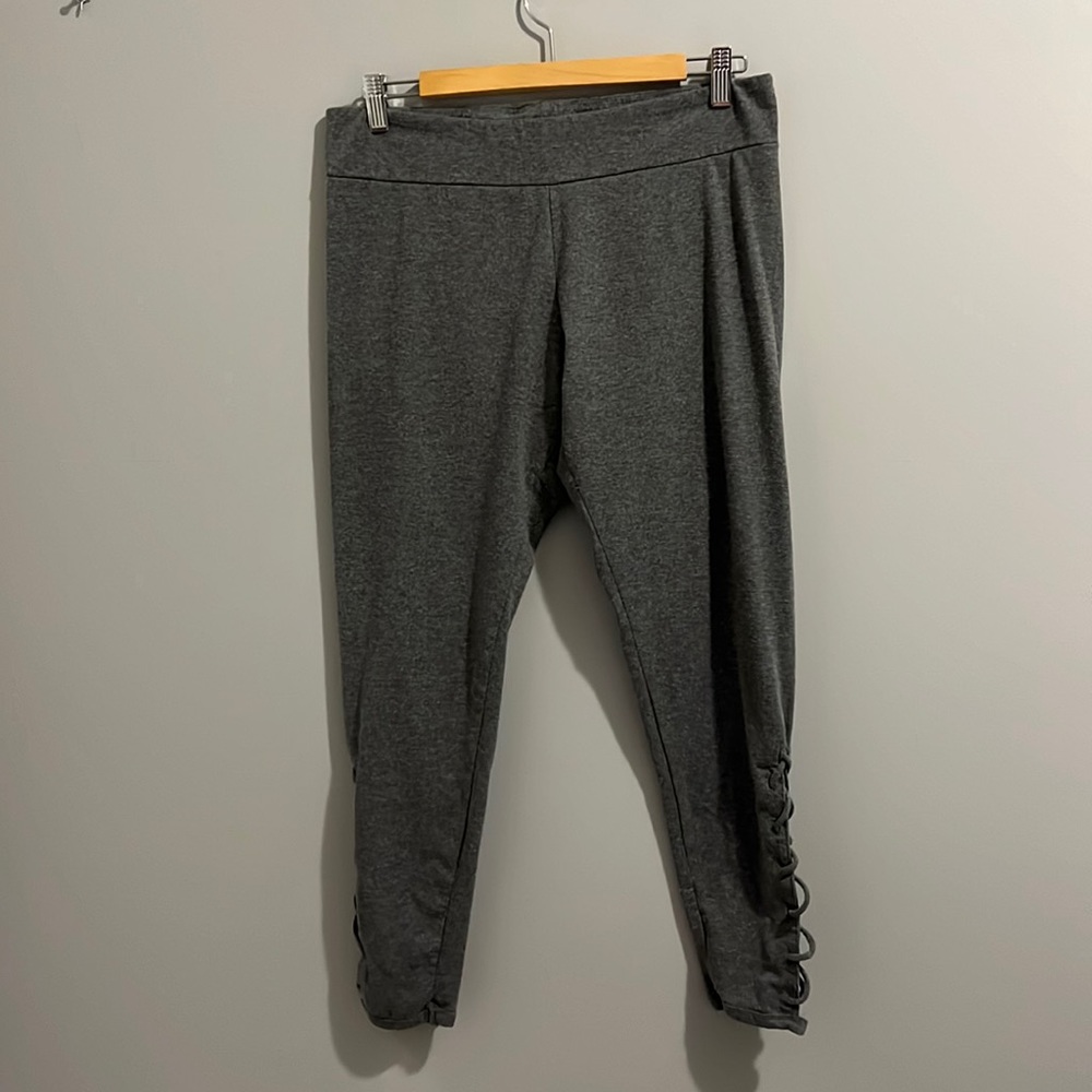 GARAGE CROPPED STRAPPY TIGHTS (XL)